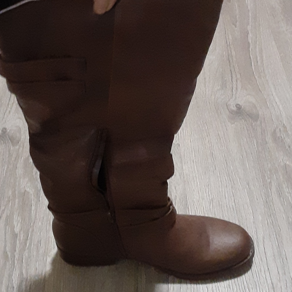 Boot - Picture 3 of 3
